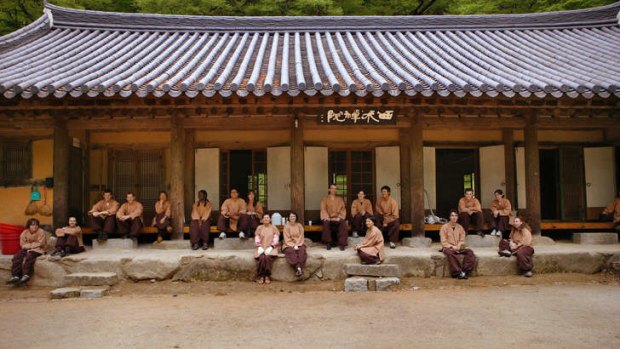 Foreign participants during a temple stay at Geumsansa temple in Gimje, 205 km south of Seoul.