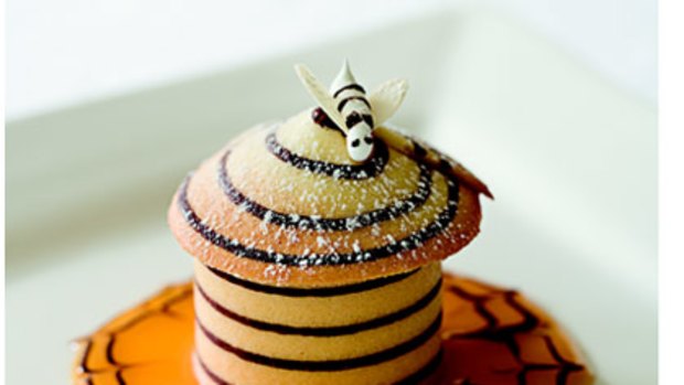 The spectacular beehive dessert by Alain Fabregues.