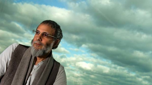 Return ...  Yusuf Islam is touring with his son.