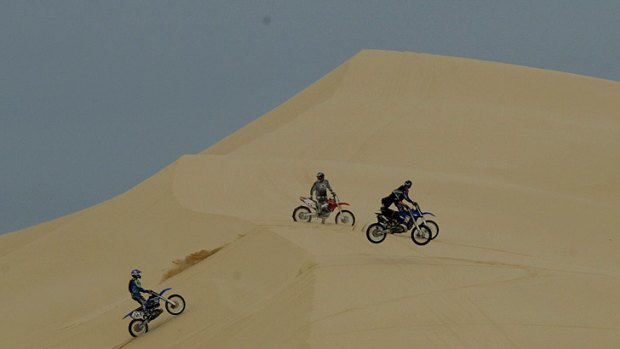 Thrill-seekers are frequenting Lancelin's dangerous sand dunes every weekend.