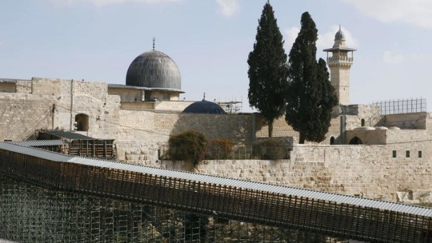 The Jerusalem footbridge with the al-Aqsa mosque above.