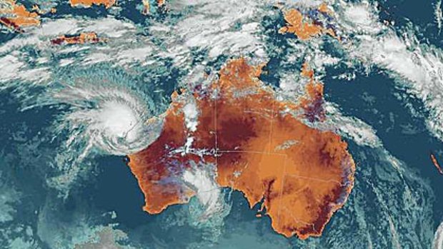 Cyclone Carlos takes aim at Ningaloo.