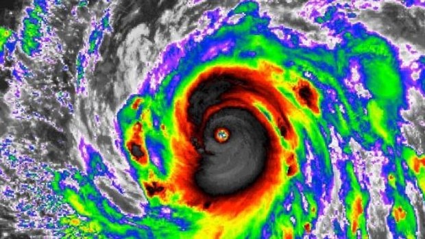 Typhoon Meranti had one-minute sustained winds reaching 305km/h .