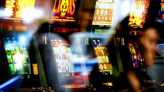 The government is considering using loyalty programs to entice gamblers to pre-commit to pokie limits.