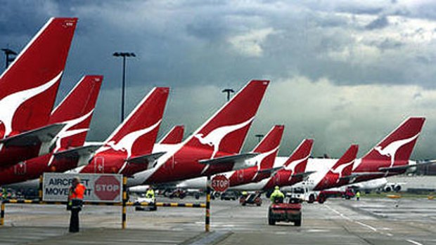 An investigation into a Qantas jet plunge off the WA coast last year has revealed technical malfunctions on the plane.
