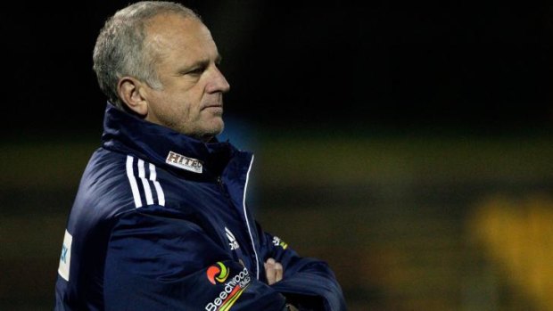 Sydney FC coach Graham Arnold says he will not be taking any fitness gambles before the start of the A-League.