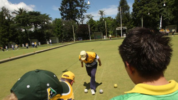 Moonee Ponds skip  Doug Jacobson follows his final bowl to the jack.