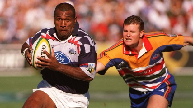 Vidiri in action for the Auckland Blues against the Stormers in the 2004 Super 12 season.