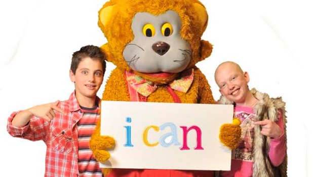 Fundraisers Jack Day and Tahlia Polmear with WA icon Fat Cat.