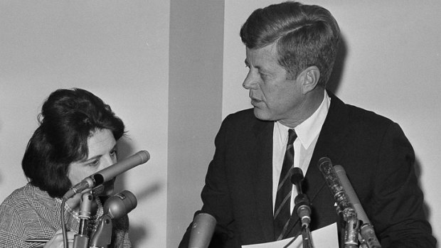 Helen Thomas, the reporter who challenged presidents from JFK to Obama, dies at 92