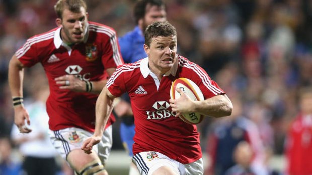 Ireland superstar Brian O'Driscoll breaks clear to score against the Western Force.