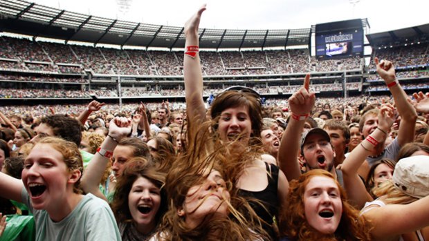 A crowd of 81,000 came to the MCG yesterday to pay tribute to the victims, survivors and volunteers of Black Saturday, and to celebrate the healing power of music.