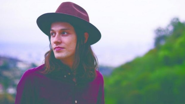 That crowd is following me - James Bay is filling rooms with ease, but isn't touching hearts.