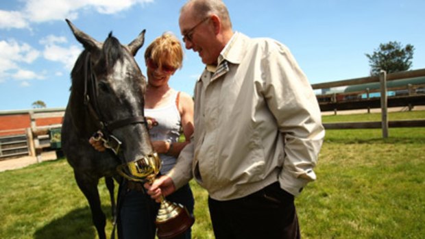 Owner Lloyd Williams and strapper Angie Hill with 2007 Melbourne Cup winner, Efficient.