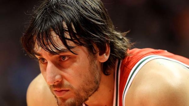 Andrew Bogut is auctioning off a trip to four to watch him play in Los Angeles.