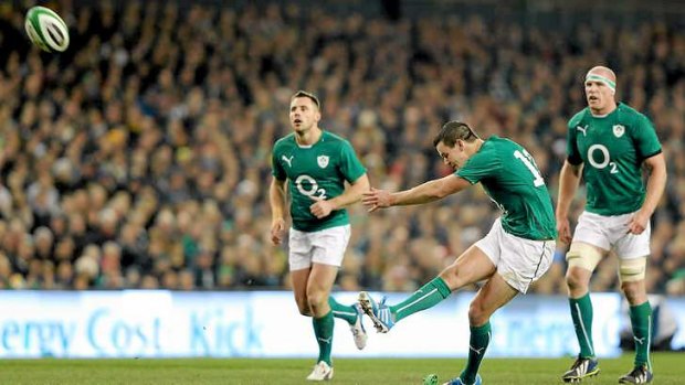 Jonathan Sexton injured his hamstring shortly before half-time during Ireland's clash against the Wallabies.