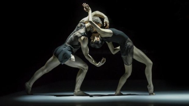 Cass Mortimer Eipper and Charmene Yap perform a piece from <i>Les Illuminations</i> during the Sydney Dance Company's <i>Triptych</i>.