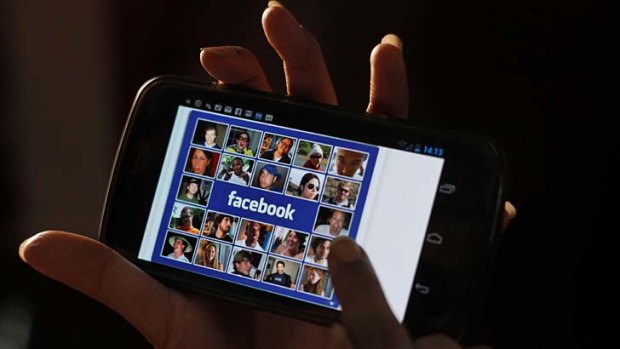 Facebook: Teenagers can now share publicly.