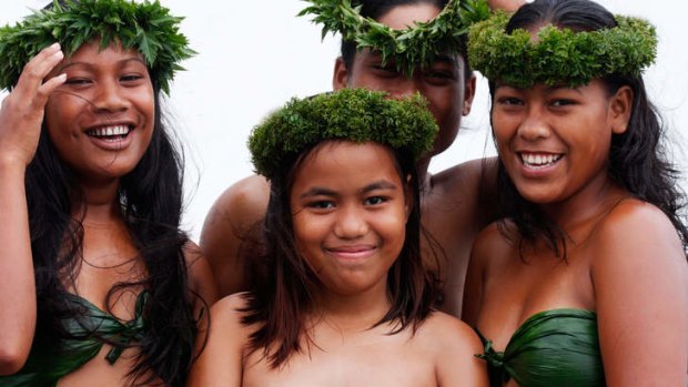 Pohnpei dancers.