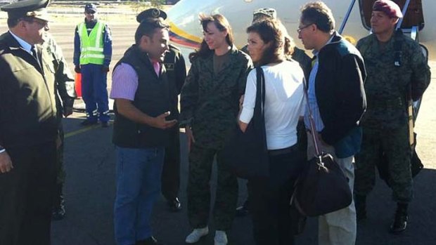 A picture of Fiona Wilde on her release tweeted by Ecuador's interior minister Jose Serrano