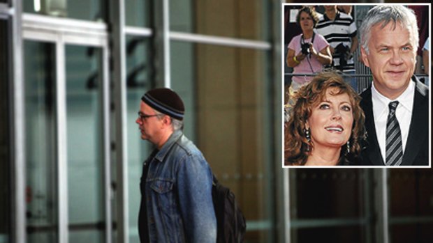 Going gangbusters ... Tim Robbins arrives at the ABC studios yesterday and (inset) with Susan Sarandon before their separation.