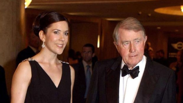 Neville Wran, pictured here with Princess Mary of Denmark.