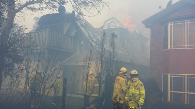 A bushfire in the Blue Mountains on the weekend destroyed one home in Katoomba.
