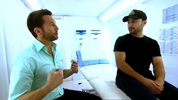 Dr Sam Hay speaks to Simon about his cysts on <i>Embarrassing Bodies Down Under</i>.