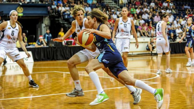 Canberra Capitals skipper Jess Bibby in action.