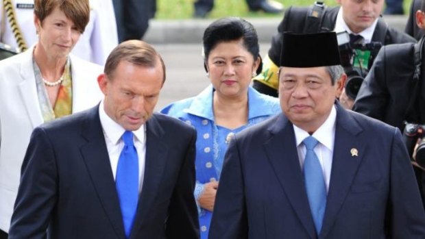 There is speculation that Tony Abbott cancelled a trip to meet Indonesia's President Susilo Bambang Yudhoyono to prevent embarrassment over the latest asylum boat incident.