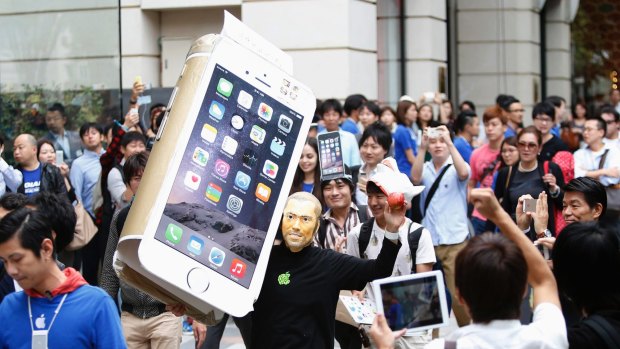 A man dressed as Steve Jobs at the launch of new iPhone 6 in Japan.