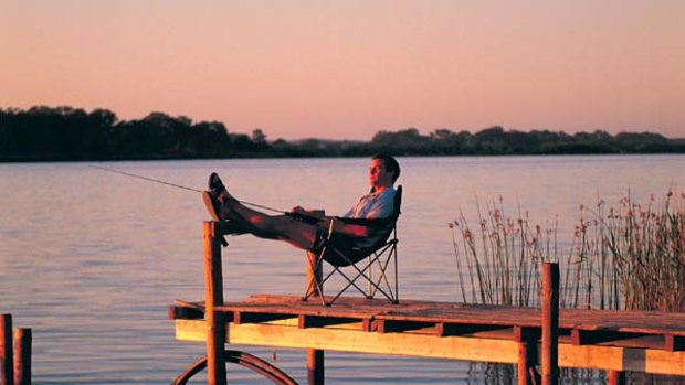 Trails of the riverland ... fishing at Mannum.