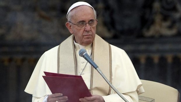 Pope Francis has urged the international community to protect Iraq's Christians.