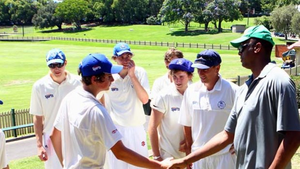 Legend ... Courtney Walsh at Birchgrove Oval yesterday.