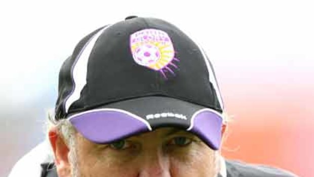 Dave Mitchell will take on the position of football director at Perth Glory.