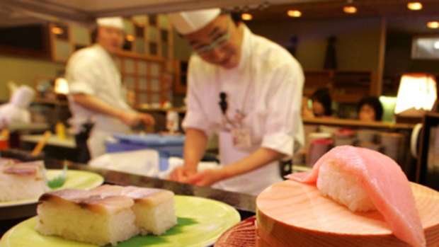 Exporting hygiene ... Japan introduces certification for foreign sushi chefs.