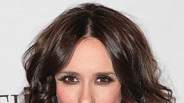 Jennifer Love Hewitt shows off her new haircut.