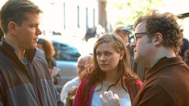 Kenneth Lonergan (right) directs Matt Damon and Anna Paquin.