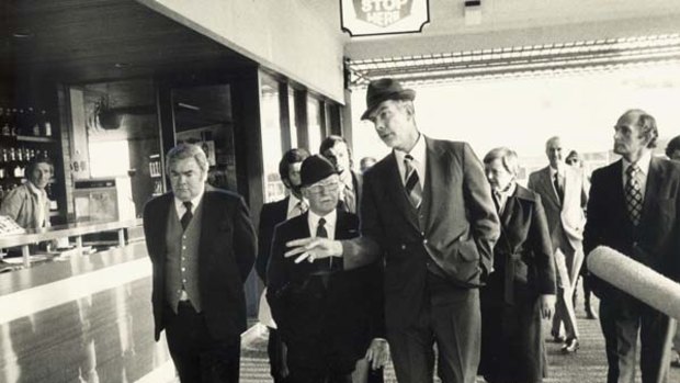 Donald Mackay missing ... the Woodward royal commission visits Griffith in 1980.