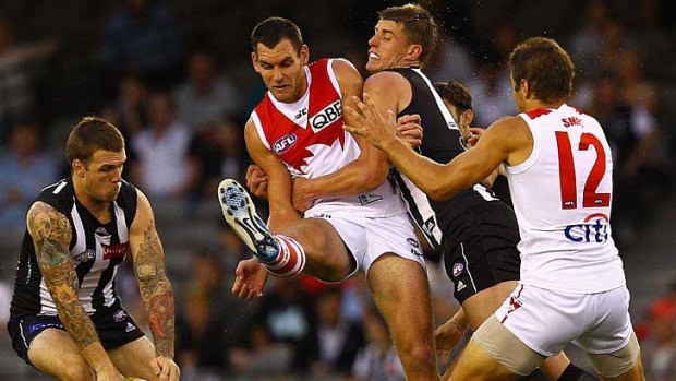 Sydney Swans in action against Collingwood.