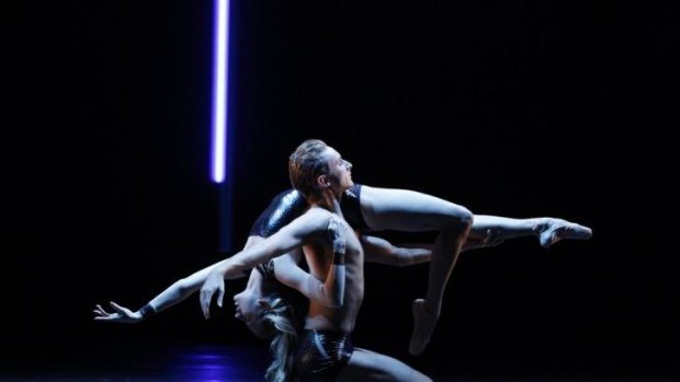 Mitchell Rayner and Ingrid Gow in Richard House's <i>Control</i>, part of The Australian Ballet's <i>Bodytorque.DNA</i> series of contemporary ballets.