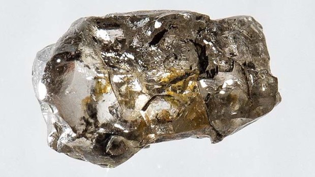 The brown diamond that yielded the ringwoodite sample.