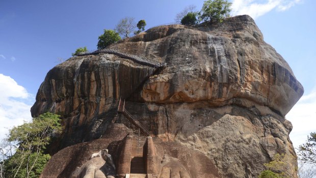Like something from Lord of the Rings: The palace built on Sigiriya (Lion Rock). 