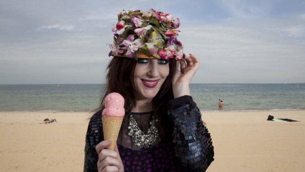 Alannah Hill samples gelati on St Kilda beach.