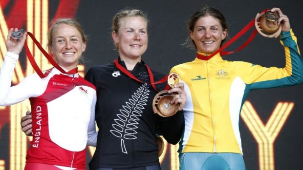 The medalists ... England's Emma Pooley, Kiwi Linda Villumsen and Australia's Katrin Garfoot.