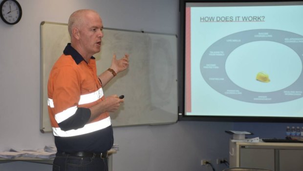 Andrew McMahon, project manager for Mates in Mining, speaking to members of a NSW mine last month.