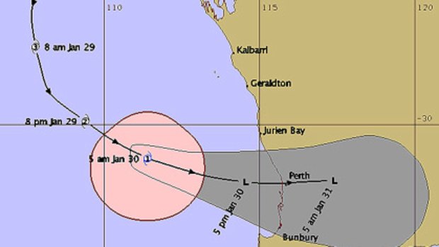 The latest modelling of the path of Cyclone Bianca, as at 6.17am on Sunday, which shows it likely to cross the coast between Perth and Bunbury.