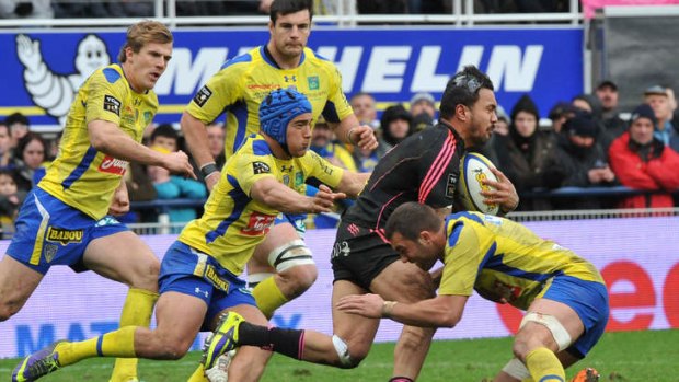 Digby Ioane in action for Stade Francais against Clermont.
