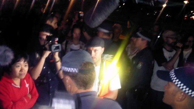 Police speak to Occupy Sydney protesters in Hyde Park tonight.