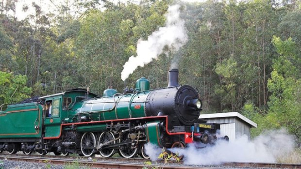 Must Do Brisbane: Toowoomba Carnival of Flowers - Trains to Spring Bluff
